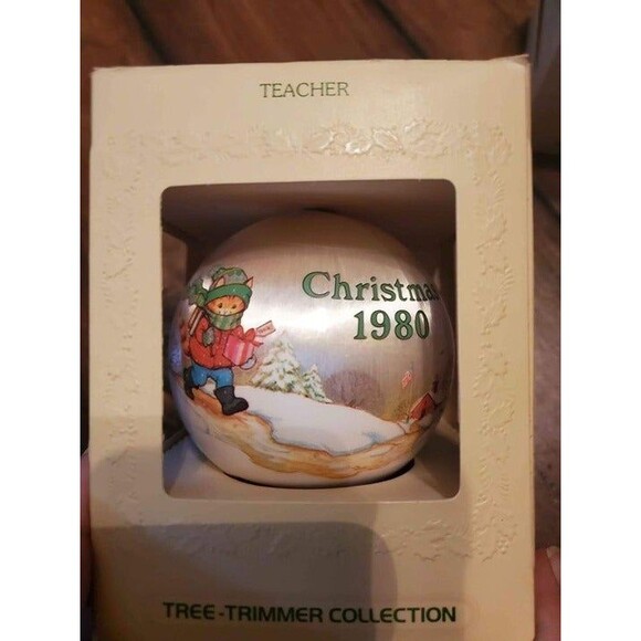 New Hallmark 1980 Teacher ornament - Picture 2 of 3